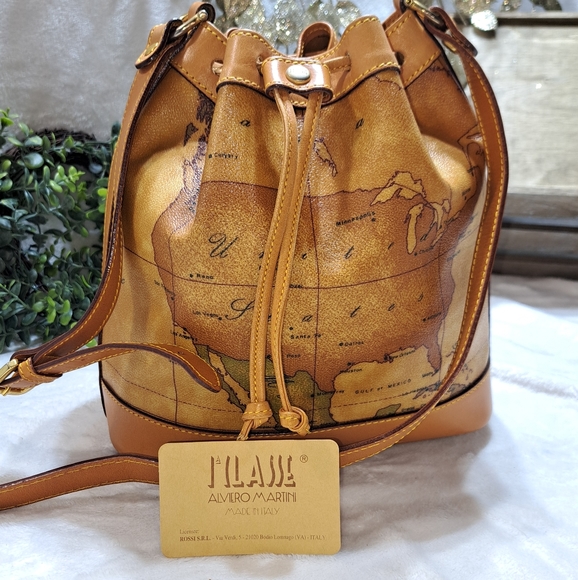 Alviero Martini Bags Authentic Vintage Alviero Martini Classe World
